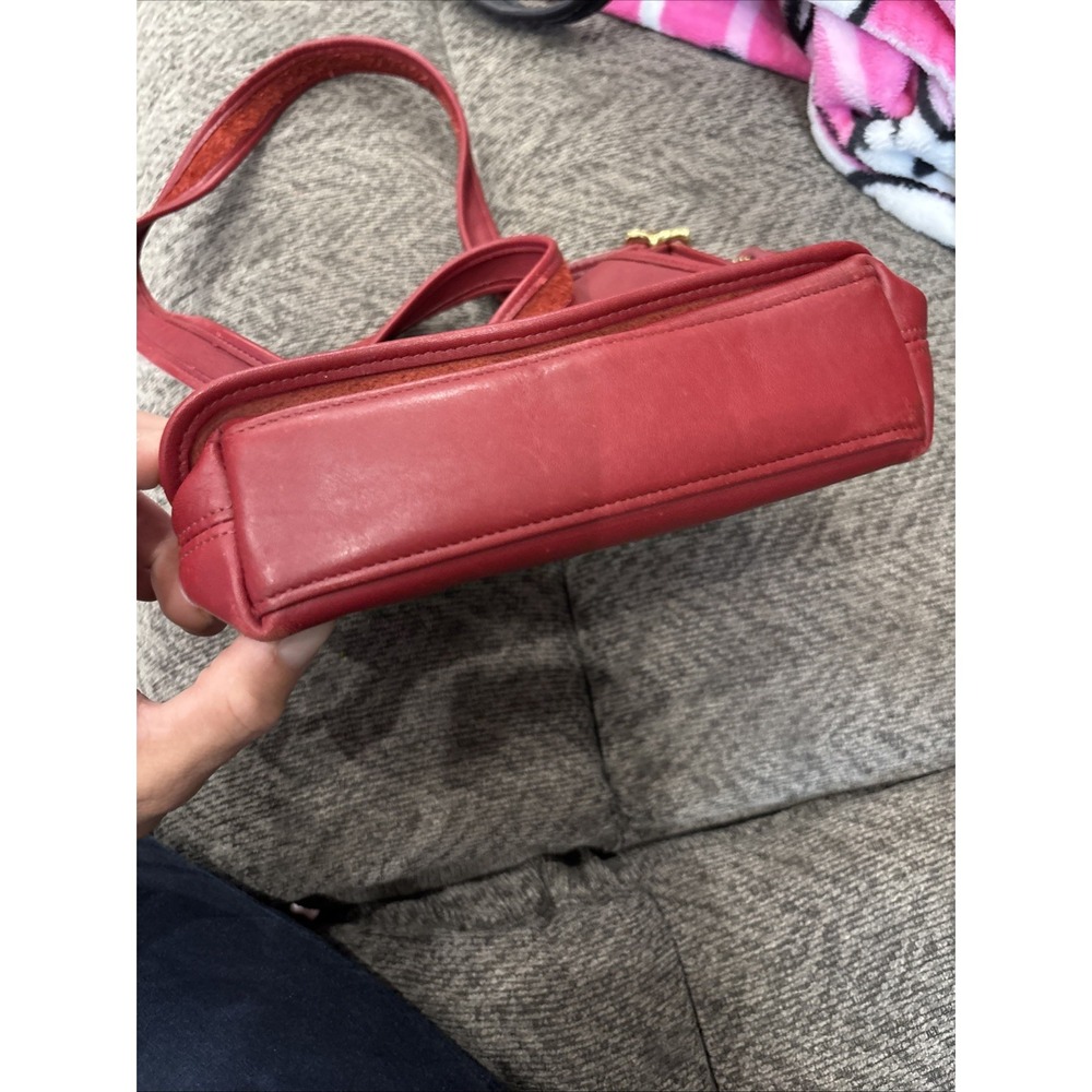 Vintage Coach Legacy Companion Flap Turn Lock Crossbody Red Leather 9715 - Picture 2 of 5